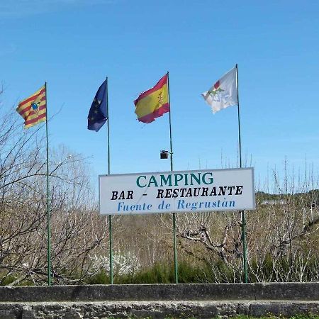 Bungalow & Camping Fuente De Regrustan 그라우스 외부 사진